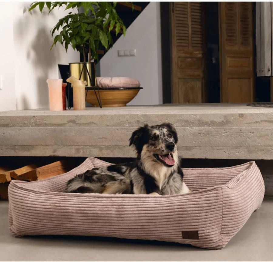 Designed by Lotte Ligmand Ribbed Roze 65 x 60 x 20 cm